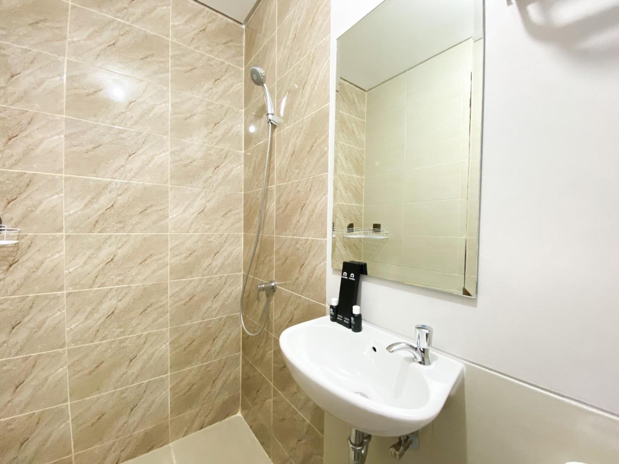 Chic And Cozy At Transpark Juanda By Travelio *